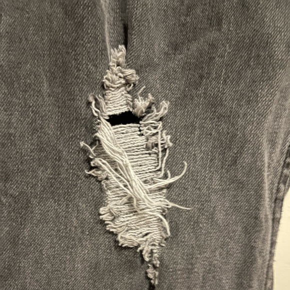 Obey Juvee Distressed Jeans - Picture 6 of 6